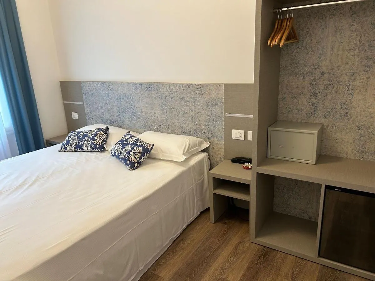 Real Park Hotel Cavi di Lavagna 3*,  Italia
