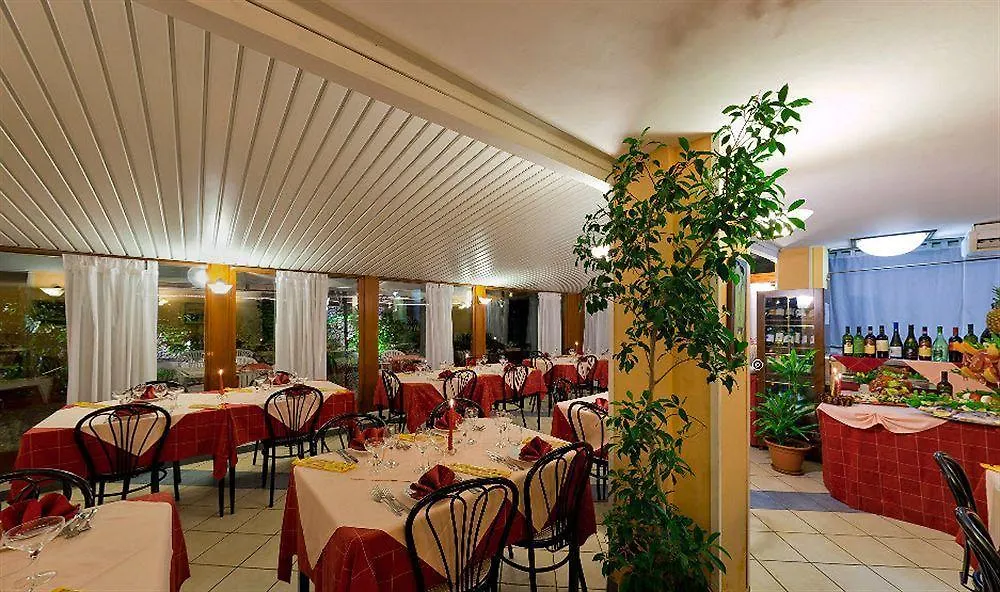 Real Park Hotel Cavi di Lavagna 3*,