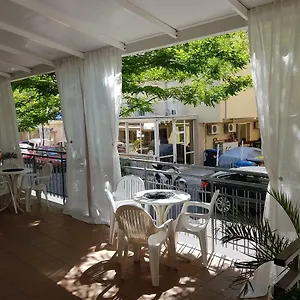 https://nives.emilia-romagnahotels.net